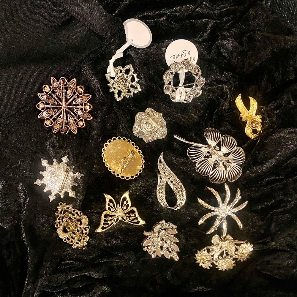 Vintage Gold and Silver Brooches - Picture 2 of 5